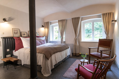 Blick in ein Doppelbettzimmer des Gutshauses Zarchlin